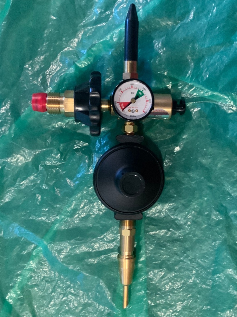 Gentec Balloon Filler Regulators, CGA 580, 3,000 psi, with String Cutter